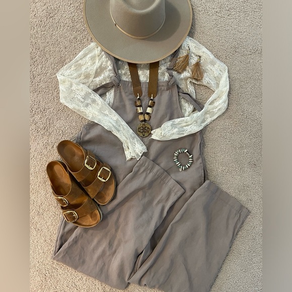 🌿EUC Women’s Forever 21 Adjustable Tie Overalls Beige Size Small Boho Style🌿 - Picture 6 of 11